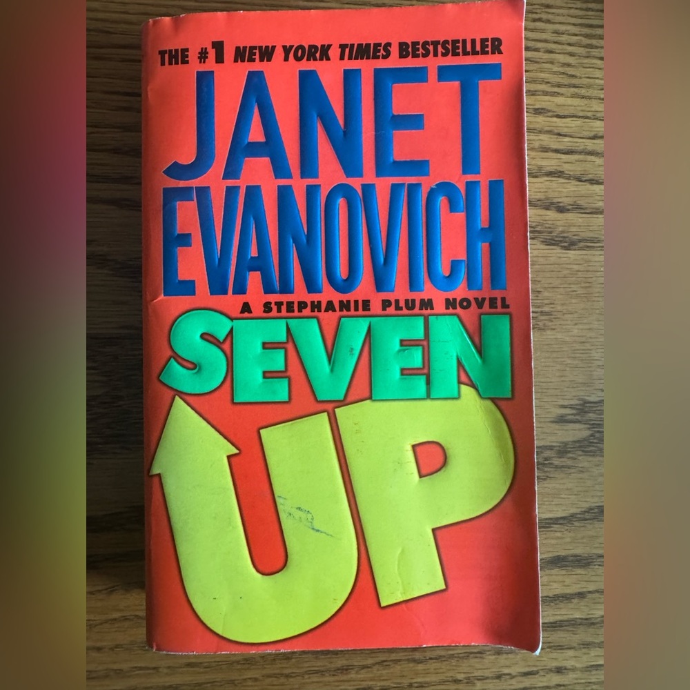 'Seven Up' paperback Coffee Table Book - Red and Green